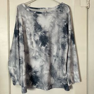 Women’s Leo Rosi long sleeve, tie-dye silky feeling shirt - size medium